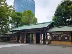 東郷神社の山門