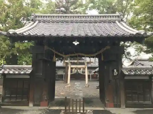 松本神社の山門