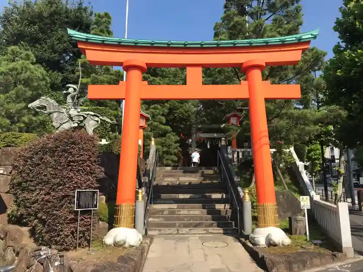 穴八幡宮の鳥居
