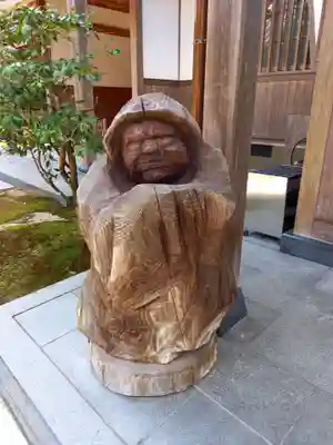 願成寺の像