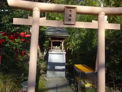白笹稲荷神社の末社・摂社