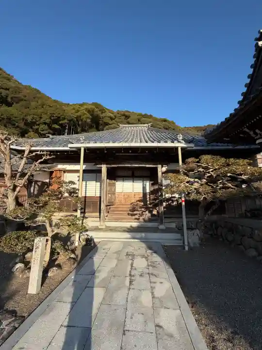 長楽寺の{uncategorized: "未分類", other: "その他", undefined: "問題あり", building: "その他建物", grave: "お墓", sacred_gate: "鳥居", guardian: "狛犬", statue: "像", buddha: "仏像", history: "歴史", nature: "自然", garden: "庭園", animal: "動物", pagoda: "塔", temizu: "手水舎", mountain_gate: "山門・神門", sanctuary: "本殿・本堂", subordinate: "末社・摂社", art: "芸術", scenery: "景色", jizo: "地蔵", ema: "絵馬", goshuin: "御朱印", omikuji: "おみくじ", items: "授与品その他", amulet: "お守り", goshuincho: "御朱印帳", eats: "食事", festival: "お祭り", votive_dance: "神楽", shichigosan: "七五三参", wedding: "結婚式", experience: "体験その他", initially: "初詣", around: "周辺", anti_infection: "感染症対策"}