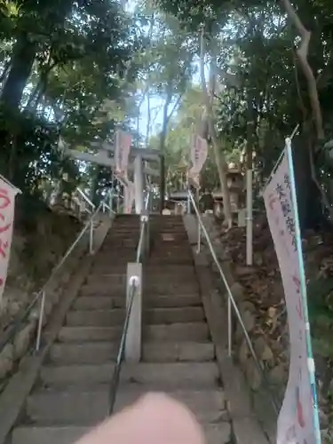熊野神社の{uncategorized: "未分類", other: "その他", undefined: "問題あり", building: "その他建物", grave: "お墓", sacred_gate: "鳥居", guardian: "狛犬", statue: "像", buddha: "仏像", history: "歴史", nature: "自然", garden: "庭園", animal: "動物", pagoda: "塔", temizu: "手水舎", mountain_gate: "山門・神門", sanctuary: "本殿・本堂", subordinate: "末社・摂社", art: "芸術", scenery: "景色", jizo: "地蔵", ema: "絵馬", goshuin: "御朱印", omikuji: "おみくじ", items: "授与品その他", amulet: "お守り", goshuincho: "御朱印帳", eats: "食事", festival: "お祭り", votive_dance: "神楽", shichigosan: "七五三参", wedding: "結婚式", experience: "体験その他", initially: "初詣", around: "周辺", anti_infection: "感染症対策"}
