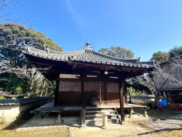 高倉寺の{uncategorized: "未分類", other: "その他", undefined: "問題あり", building: "その他建物", grave: "お墓", sacred_gate: "鳥居", guardian: "狛犬", statue: "像", buddha: "仏像", history: "歴史", nature: "自然", garden: "庭園", animal: "動物", pagoda: "塔", temizu: "手水舎", mountain_gate: "山門・神門", sanctuary: "本殿・本堂", subordinate: "末社・摂社", art: "芸術", scenery: "景色", jizo: "地蔵", ema: "絵馬", goshuin: "御朱印", omikuji: "おみくじ", items: "授与品その他", amulet: "お守り", goshuincho: "御朱印帳", eats: "食事", festival: "お祭り", votive_dance: "神楽", shichigosan: "七五三参", wedding: "結婚式", experience: "体験その他", initially: "初詣", around: "周辺", anti_infection: "感染症対策"}