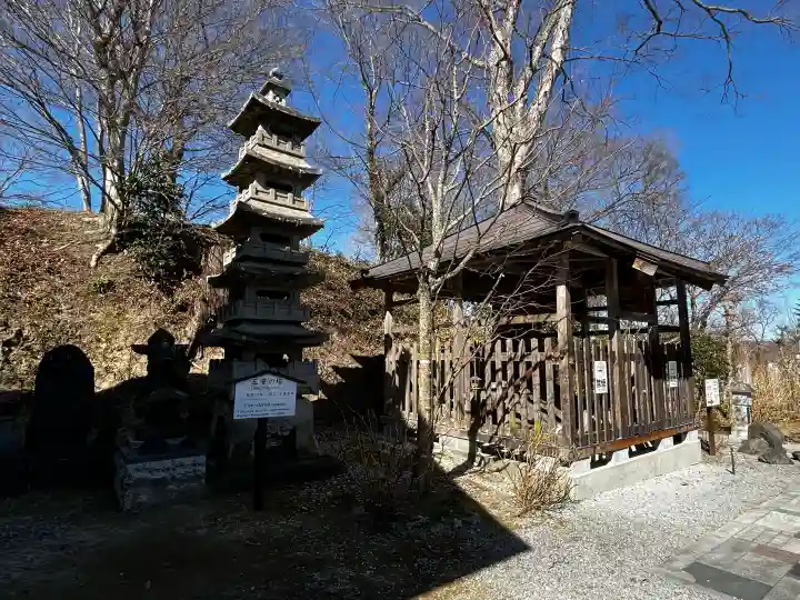 石都々古和気神社の{uncategorized: "未分類", other: "その他", undefined: "問題あり", building: "その他建物", grave: "お墓", sacred_gate: "鳥居", guardian: "狛犬", statue: "像", buddha: "仏像", history: "歴史", nature: "自然", garden: "庭園", animal: "動物", pagoda: "塔", temizu: "手水舎", mountain_gate: "山門・神門", sanctuary: "本殿・本堂", subordinate: "末社・摂社", art: "芸術", scenery: "景色", jizo: "地蔵", ema: "絵馬", goshuin: "御朱印", omikuji: "おみくじ", items: "授与品その他", amulet: "お守り", goshuincho: "御朱印帳", eats: "食事", festival: "お祭り", votive_dance: "神楽", shichigosan: "七五三参", wedding: "結婚式", experience: "体験その他", initially: "初詣", around: "周辺", anti_infection: "感染症対策"}