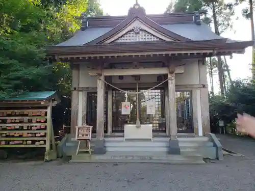 母智丘神社の本殿・本堂