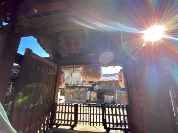 木食寺安祥院の山門・神門