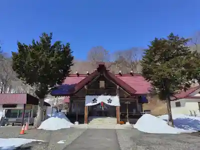 新得神社の本殿・本堂