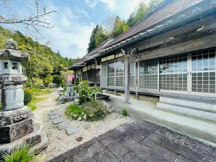 福竜寺の{uncategorized: "未分類", other: "その他", undefined: "問題あり", building: "その他建物", grave: "お墓", sacred_gate: "鳥居", guardian: "狛犬", statue: "像", buddha: "仏像", history: "歴史", nature: "自然", garden: "庭園", animal: "動物", pagoda: "塔", temizu: "手水舎", mountain_gate: "山門・神門", sanctuary: "本殿・本堂", subordinate: "末社・摂社", art: "芸術", scenery: "景色", jizo: "地蔵", ema: "絵馬", goshuin: "御朱印", omikuji: "おみくじ", items: "授与品その他", amulet: "お守り", goshuincho: "御朱印帳", eats: "食事", festival: "お祭り", votive_dance: "神楽", shichigosan: "七五三参", wedding: "結婚式", experience: "体験その他", initially: "初詣", around: "周辺", anti_infection: "感染症対策"}