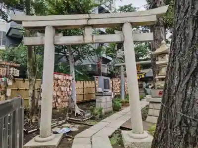 高円寺氷川神社の鳥居