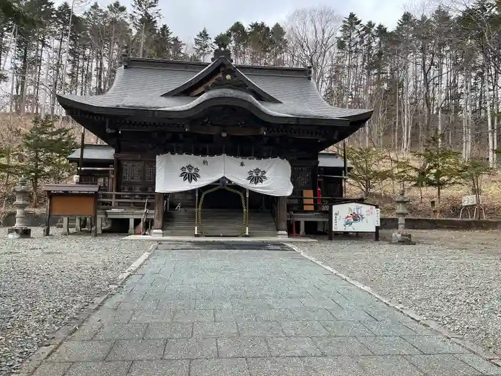 義經神社の本殿・本堂