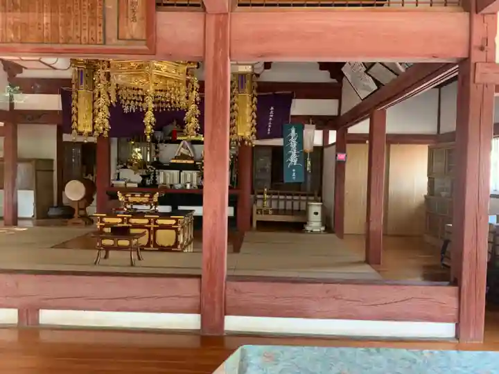 本泉寺の本殿・本堂
