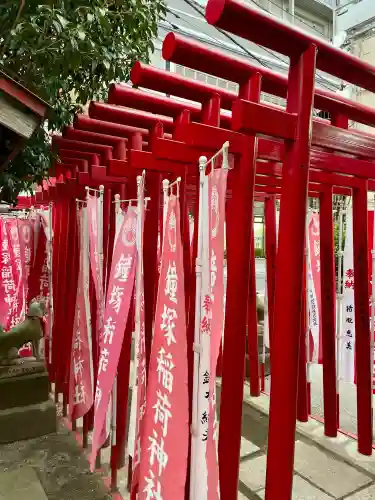 鐘塚稲荷神社の{uncategorized: "未分類", other: "その他", undefined: "問題あり", building: "その他建物", grave: "お墓", sacred_gate: "鳥居", guardian: "狛犬", statue: "像", buddha: "仏像", history: "歴史", nature: "自然", garden: "庭園", animal: "動物", pagoda: "塔", temizu: "手水舎", mountain_gate: "山門・神門", sanctuary: "本殿・本堂", subordinate: "末社・摂社", art: "芸術", scenery: "景色", jizo: "地蔵", ema: "絵馬", goshuin: "御朱印", omikuji: "おみくじ", items: "授与品その他", amulet: "お守り", goshuincho: "御朱印帳", eats: "食事", festival: "お祭り", votive_dance: "神楽", shichigosan: "七五三参", wedding: "結婚式", experience: "体験その他", initially: "初詣", around: "周辺", anti_infection: "感染症対策"}
