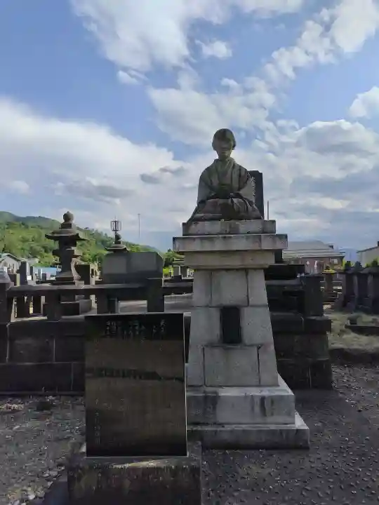 浄光寺の{uncategorized: "未分類", other: "その他", undefined: "問題あり", building: "その他建物", grave: "お墓", sacred_gate: "鳥居", guardian: "狛犬", statue: "像", buddha: "仏像", history: "歴史", nature: "自然", garden: "庭園", animal: "動物", pagoda: "塔", temizu: "手水舎", mountain_gate: "山門・神門", sanctuary: "本殿・本堂", subordinate: "末社・摂社", art: "芸術", scenery: "景色", jizo: "地蔵", ema: "絵馬", goshuin: "御朱印", omikuji: "おみくじ", items: "授与品その他", amulet: "お守り", goshuincho: "御朱印帳", eats: "食事", festival: "お祭り", votive_dance: "神楽", shichigosan: "七五三参", wedding: "結婚式", experience: "体験その他", initially: "初詣", around: "周辺", anti_infection: "感染症対策"}