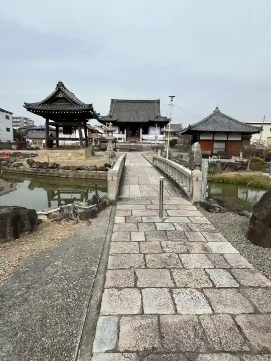 家原寺の{uncategorized: "未分類", other: "その他", undefined: "問題あり", building: "その他建物", grave: "お墓", sacred_gate: "鳥居", guardian: "狛犬", statue: "像", buddha: "仏像", history: "歴史", nature: "自然", garden: "庭園", animal: "動物", pagoda: "塔", temizu: "手水舎", mountain_gate: "山門・神門", sanctuary: "本殿・本堂", subordinate: "末社・摂社", art: "芸術", scenery: "景色", jizo: "地蔵", ema: "絵馬", goshuin: "御朱印", omikuji: "おみくじ", items: "授与品その他", amulet: "お守り", goshuincho: "御朱印帳", eats: "食事", festival: "お祭り", votive_dance: "神楽", shichigosan: "七五三参", wedding: "結婚式", experience: "体験その他", initially: "初詣", around: "周辺", anti_infection: "感染症対策"}