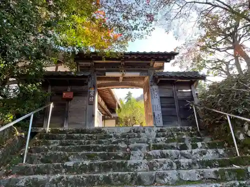 百済寺の山門