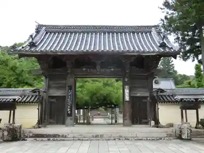 誕生寺の山門・神門
