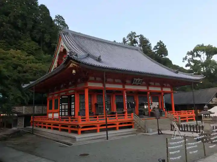 勝尾寺の本殿・本堂
