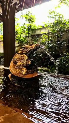 小野照崎神社の手水