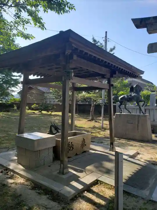 白山神社の手水舎