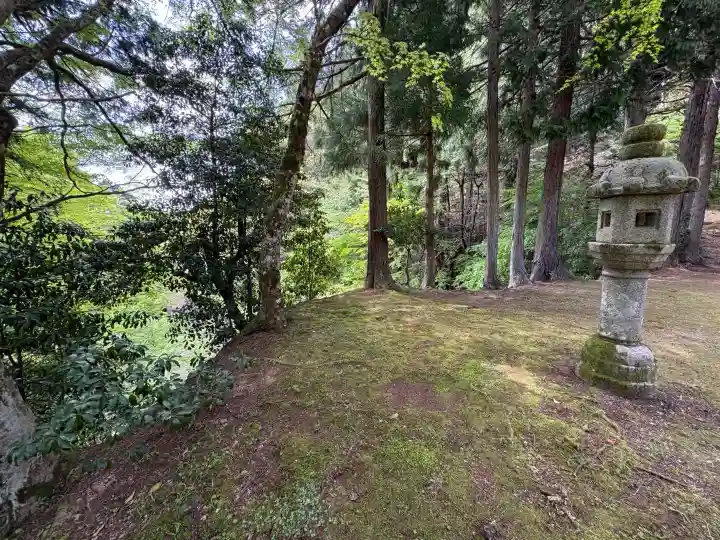 光明寺の{uncategorized: "未分類", other: "その他", undefined: "問題あり", building: "その他建物", grave: "お墓", sacred_gate: "鳥居", guardian: "狛犬", statue: "像", buddha: "仏像", history: "歴史", nature: "自然", garden: "庭園", animal: "動物", pagoda: "塔", temizu: "手水舎", mountain_gate: "山門・神門", sanctuary: "本殿・本堂", subordinate: "末社・摂社", art: "芸術", scenery: "景色", jizo: "地蔵", ema: "絵馬", goshuin: "御朱印", omikuji: "おみくじ", items: "授与品その他", amulet: "お守り", goshuincho: "御朱印帳", eats: "食事", festival: "お祭り", votive_dance: "神楽", shichigosan: "七五三参", wedding: "結婚式", experience: "体験その他", initially: "初詣", around: "周辺", anti_infection: "感染症対策"}