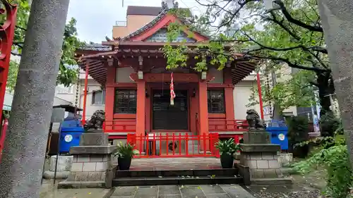 八幡神社の本殿・本堂