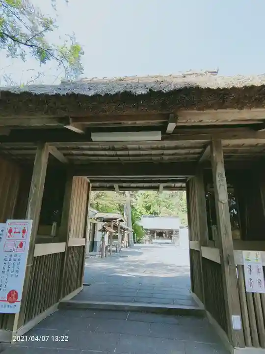 川勾神社の山門・神門
