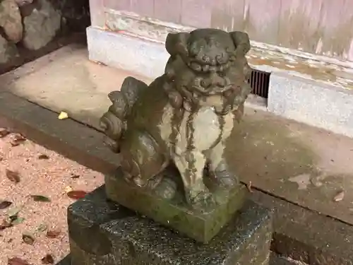 忍坂山口坐神社の狛犬