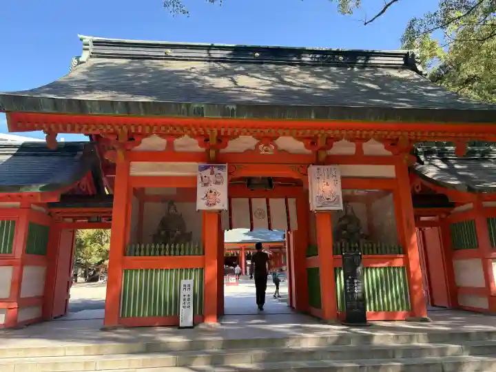 住吉神社の{uncategorized: "未分類", other: "その他", undefined: "問題あり", building: "その他建物", grave: "お墓", sacred_gate: "鳥居", guardian: "狛犬", statue: "像", buddha: "仏像", history: "歴史", nature: "自然", garden: "庭園", animal: "動物", pagoda: "塔", temizu: "手水舎", mountain_gate: "山門・神門", sanctuary: "本殿・本堂", subordinate: "末社・摂社", art: "芸術", scenery: "景色", jizo: "地蔵", ema: "絵馬", goshuin: "御朱印", omikuji: "おみくじ", items: "授与品その他", amulet: "お守り", goshuincho: "御朱印帳", eats: "食事", festival: "お祭り", votive_dance: "神楽", shichigosan: "七五三参", wedding: "結婚式", experience: "体験その他", initially: "初詣", around: "周辺", anti_infection: "感染症対策"}