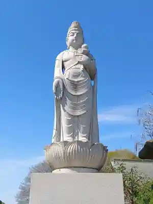 長命寺の{uncategorized: "未分類", other: "その他", undefined: "問題あり", building: "その他建物", grave: "お墓", sacred_gate: "鳥居", guardian: "狛犬", statue: "像", buddha: "仏像", history: "歴史", nature: "自然", garden: "庭園", animal: "動物", pagoda: "塔", temizu: "手水舎", mountain_gate: "山門・神門", sanctuary: "本殿・本堂", subordinate: "末社・摂社", art: "芸術", scenery: "景色", jizo: "地蔵", ema: "絵馬", goshuin: "御朱印", omikuji: "おみくじ", items: "授与品その他", amulet: "お守り", goshuincho: "御朱印帳", eats: "食事", festival: "お祭り", votive_dance: "神楽", shichigosan: "七五三参", wedding: "結婚式", experience: "体験その他", initially: "初詣", around: "周辺", anti_infection: "感染症対策"}