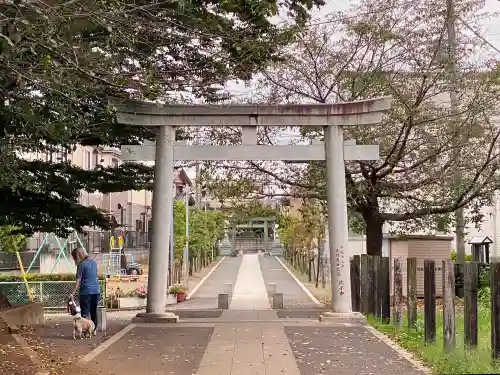 足立神社の鳥居