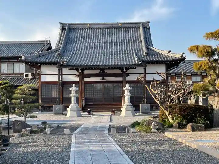 光照寺の{uncategorized: "未分類", other: "その他", undefined: "問題あり", building: "その他建物", grave: "お墓", sacred_gate: "鳥居", guardian: "狛犬", statue: "像", buddha: "仏像", history: "歴史", nature: "自然", garden: "庭園", animal: "動物", pagoda: "塔", temizu: "手水舎", mountain_gate: "山門・神門", sanctuary: "本殿・本堂", subordinate: "末社・摂社", art: "芸術", scenery: "景色", jizo: "地蔵", ema: "絵馬", goshuin: "御朱印", omikuji: "おみくじ", items: "授与品その他", amulet: "お守り", goshuincho: "御朱印帳", eats: "食事", festival: "お祭り", votive_dance: "神楽", shichigosan: "七五三参", wedding: "結婚式", experience: "体験その他", initially: "初詣", around: "周辺", anti_infection: "感染症対策"}