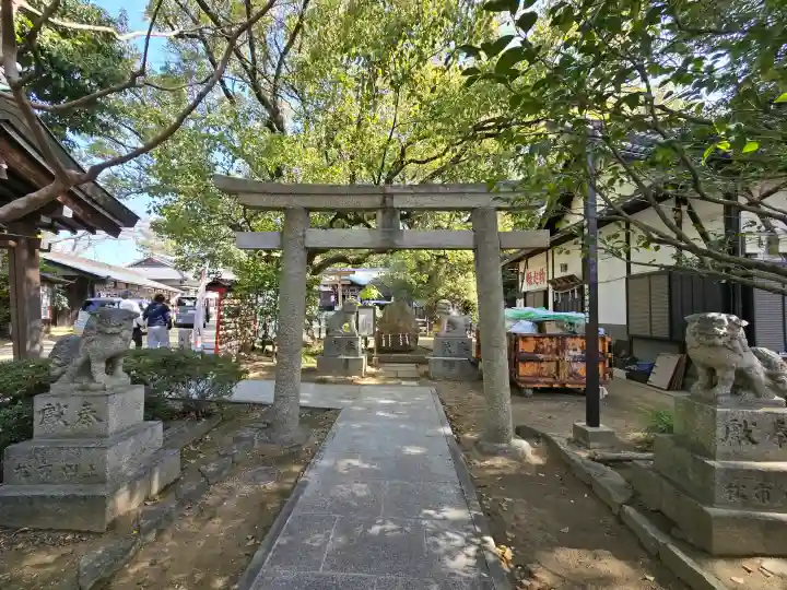 等乃伎神社の{uncategorized: "未分類", other: "その他", undefined: "問題あり", building: "その他建物", grave: "お墓", sacred_gate: "鳥居", guardian: "狛犬", statue: "像", buddha: "仏像", history: "歴史", nature: "自然", garden: "庭園", animal: "動物", pagoda: "塔", temizu: "手水舎", mountain_gate: "山門・神門", sanctuary: "本殿・本堂", subordinate: "末社・摂社", art: "芸術", scenery: "景色", jizo: "地蔵", ema: "絵馬", goshuin: "御朱印", omikuji: "おみくじ", items: "授与品その他", amulet: "お守り", goshuincho: "御朱印帳", eats: "食事", festival: "お祭り", votive_dance: "神楽", shichigosan: "七五三参", wedding: "結婚式", experience: "体験その他", initially: "初詣", around: "周辺", anti_infection: "感染症対策"}