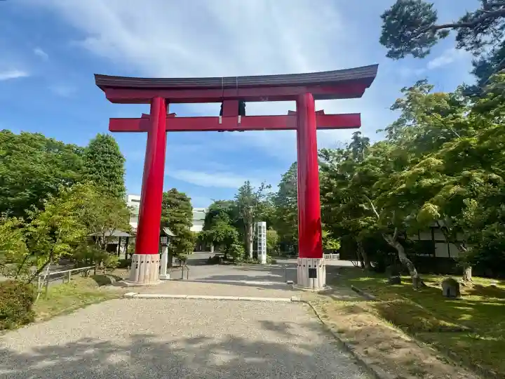 志波彦神社・鹽竈神社の{uncategorized: "未分類", other: "その他", undefined: "問題あり", building: "その他建物", grave: "お墓", sacred_gate: "鳥居", guardian: "狛犬", statue: "像", buddha: "仏像", history: "歴史", nature: "自然", garden: "庭園", animal: "動物", pagoda: "塔", temizu: "手水舎", mountain_gate: "山門・神門", sanctuary: "本殿・本堂", subordinate: "末社・摂社", art: "芸術", scenery: "景色", jizo: "地蔵", ema: "絵馬", goshuin: "御朱印", omikuji: "おみくじ", items: "授与品その他", amulet: "お守り", goshuincho: "御朱印帳", eats: "食事", festival: "お祭り", votive_dance: "神楽", shichigosan: "七五三参", wedding: "結婚式", experience: "体験その他", initially: "初詣", around: "周辺", anti_infection: "感染症対策"}