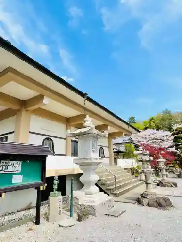 清雲寺の{uncategorized: "未分類", other: "その他", undefined: "問題あり", building: "その他建物", grave: "お墓", sacred_gate: "鳥居", guardian: "狛犬", statue: "像", buddha: "仏像", history: "歴史", nature: "自然", garden: "庭園", animal: "動物", pagoda: "塔", temizu: "手水舎", mountain_gate: "山門・神門", sanctuary: "本殿・本堂", subordinate: "末社・摂社", art: "芸術", scenery: "景色", jizo: "地蔵", ema: "絵馬", goshuin: "御朱印", omikuji: "おみくじ", items: "授与品その他", amulet: "お守り", goshuincho: "御朱印帳", eats: "食事", festival: "お祭り", votive_dance: "神楽", shichigosan: "七五三参", wedding: "結婚式", experience: "体験その他", initially: "初詣", around: "周辺", anti_infection: "感染症対策"}