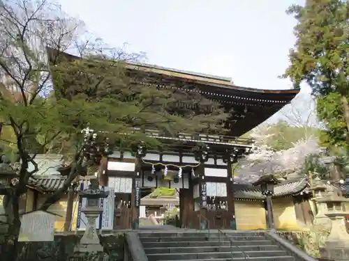 松尾大社の山門・神門