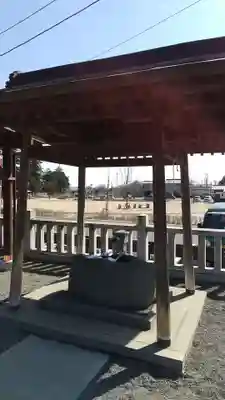 はね瀧道了尊の手水舎