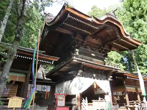 諏訪大社下社秋宮の山門・神門