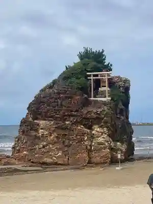 稲佐の浜 弁天島(島根県)