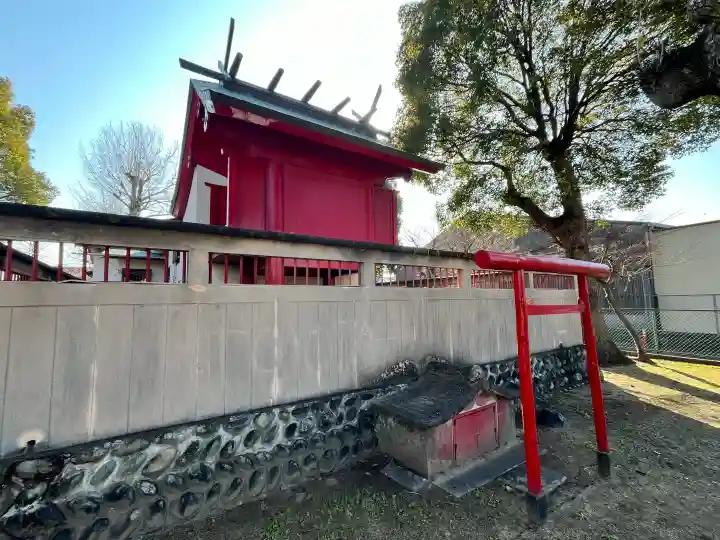 稲荷神社の{uncategorized: "未分類", other: "その他", undefined: "問題あり", building: "その他建物", grave: "お墓", sacred_gate: "鳥居", guardian: "狛犬", statue: "像", buddha: "仏像", history: "歴史", nature: "自然", garden: "庭園", animal: "動物", pagoda: "塔", temizu: "手水舎", mountain_gate: "山門・神門", sanctuary: "本殿・本堂", subordinate: "末社・摂社", art: "芸術", scenery: "景色", jizo: "地蔵", ema: "絵馬", goshuin: "御朱印", omikuji: "おみくじ", items: "授与品その他", amulet: "お守り", goshuincho: "御朱印帳", eats: "食事", festival: "お祭り", votive_dance: "神楽", shichigosan: "七五三参", wedding: "結婚式", experience: "体験その他", initially: "初詣", around: "周辺", anti_infection: "感染症対策"}