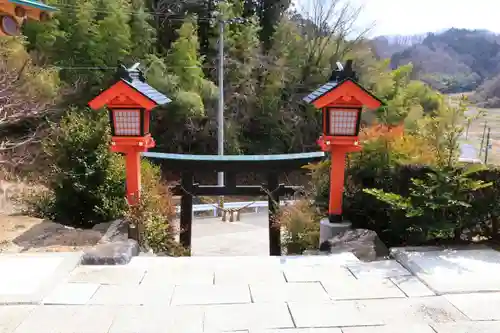 鹿股神社遥拝殿の鳥居