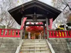 榊山稲荷神社の建物その他