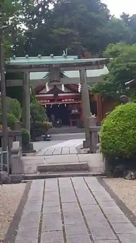 新橋浅間神社の鳥居