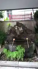 三崎稲荷神社の手水