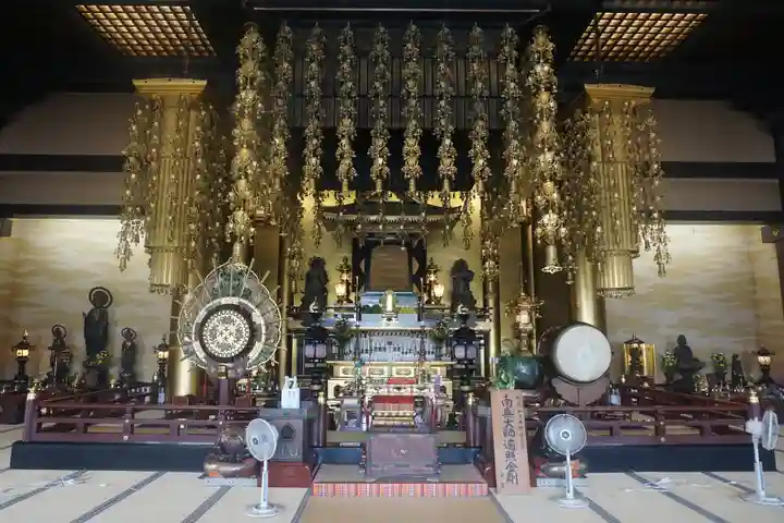 西新井大師総持寺の本殿・本堂