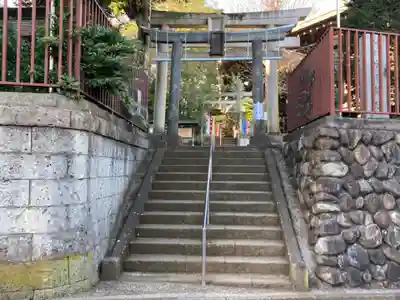 上高田氷川神社の鳥居