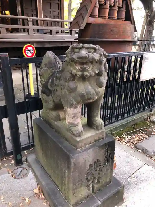 鬼子母神堂 (法明寺)の狛犬