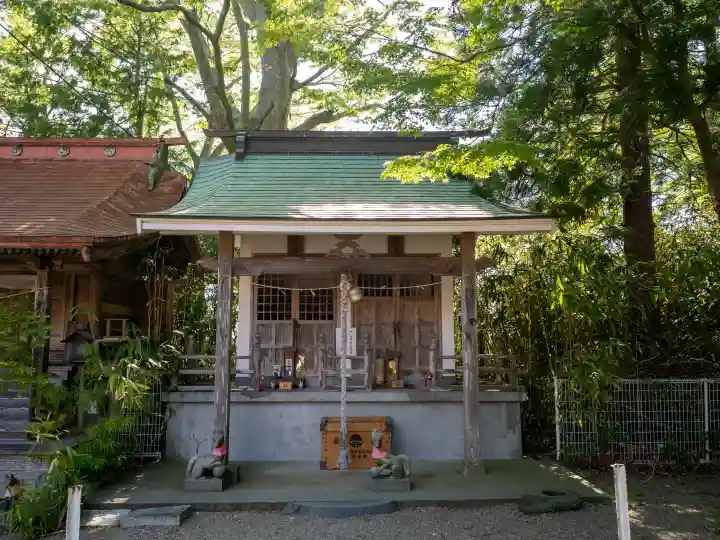 鹿島御児神社の{uncategorized: "未分類", other: "その他", undefined: "問題あり", building: "その他建物", grave: "お墓", sacred_gate: "鳥居", guardian: "狛犬", statue: "像", buddha: "仏像", history: "歴史", nature: "自然", garden: "庭園", animal: "動物", pagoda: "塔", temizu: "手水舎", mountain_gate: "山門・神門", sanctuary: "本殿・本堂", subordinate: "末社・摂社", art: "芸術", scenery: "景色", jizo: "地蔵", ema: "絵馬", goshuin: "御朱印", omikuji: "おみくじ", items: "授与品その他", amulet: "お守り", goshuincho: "御朱印帳", eats: "食事", festival: "お祭り", votive_dance: "神楽", shichigosan: "七五三参", wedding: "結婚式", experience: "体験その他", initially: "初詣", around: "周辺", anti_infection: "感染症対策"}