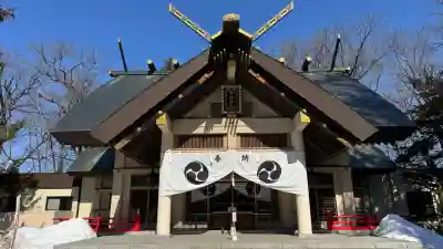 帯廣神社の{uncategorized: "未分類", other: "その他", undefined: "問題あり", building: "その他建物", grave: "お墓", sacred_gate: "鳥居", guardian: "狛犬", statue: "像", buddha: "仏像", history: "歴史", nature: "自然", garden: "庭園", animal: "動物", pagoda: "塔", temizu: "手水舎", mountain_gate: "山門・神門", sanctuary: "本殿・本堂", subordinate: "末社・摂社", art: "芸術", scenery: "景色", jizo: "地蔵", ema: "絵馬", goshuin: "御朱印", omikuji: "おみくじ", items: "授与品その他", amulet: "お守り", goshuincho: "御朱印帳", eats: "食事", festival: "お祭り", votive_dance: "神楽", shichigosan: "七五三参", wedding: "結婚式", experience: "体験その他", initially: "初詣", around: "周辺", anti_infection: "感染症対策"}