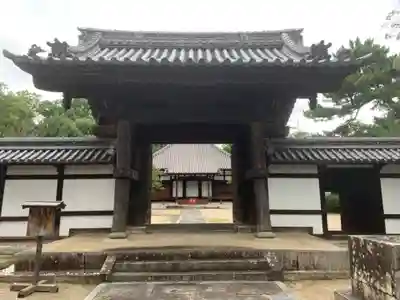 蓮教寺の山門・神門